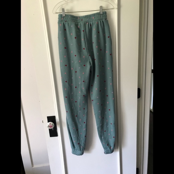 NWT Colsie Valentine’s Day Sweetheart Jogger Sweatsuit Set - Picture 11 of 16